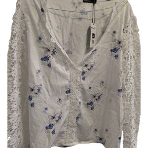 Noracora White and Blue Lace Detail Women's Top